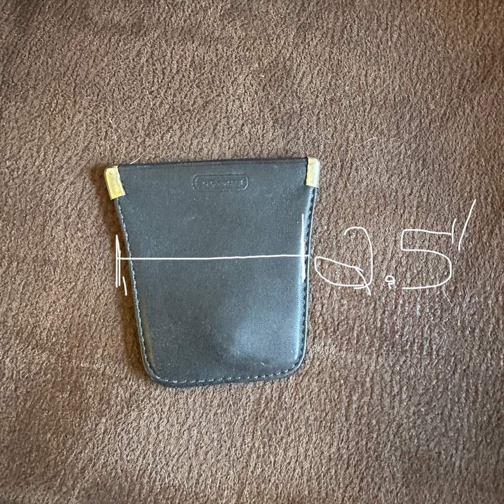 Black Key and Card Holder with Minimalist Design